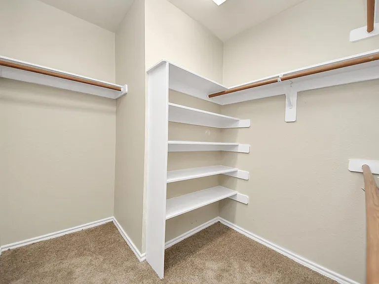 6019 Pennworth Ln — Photo 34