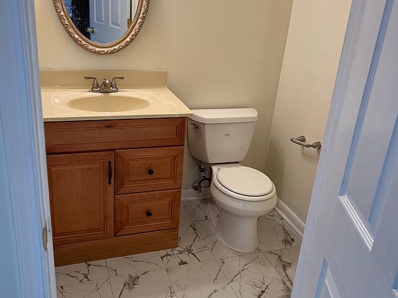 4th image of 5874 Jacksons Oak Ct