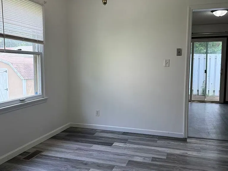 1814 Stratford Dr — Photo 18