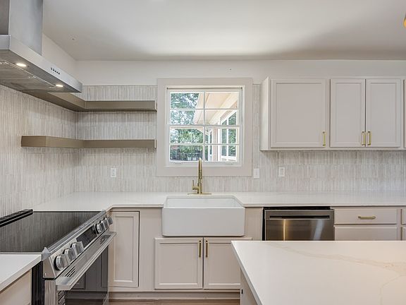 5th image of 1707 Hillsboro Rd