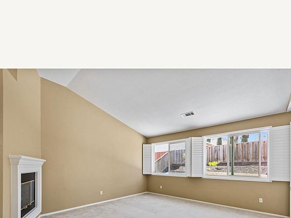 5th image of 1837 Roseleaf Dr