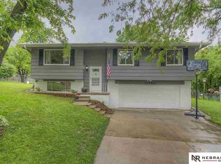 13720 Madison Cir, Omaha, NE 68137