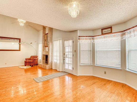 2nd image of 7417 Le Conte Dr