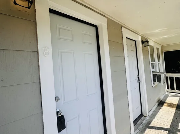 2909 7th St APT A, Pt Arthur, TX 77642