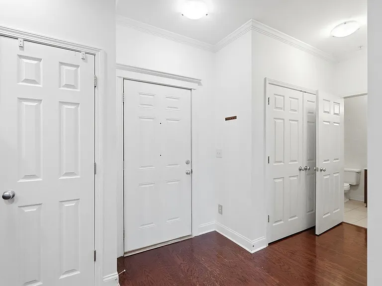 1000 E Woodlawn Rd #216 — Photo 11