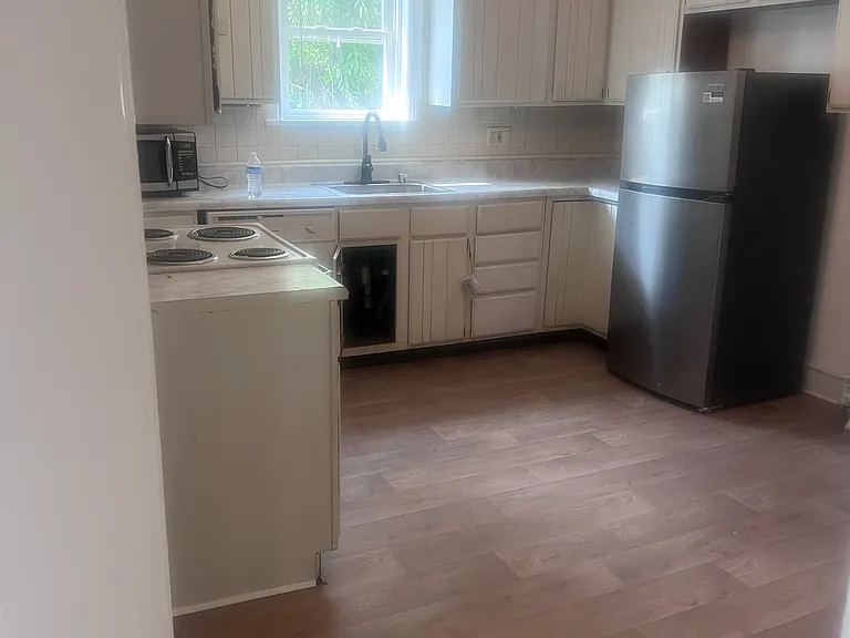 100 2nd St #3 — Photo 8