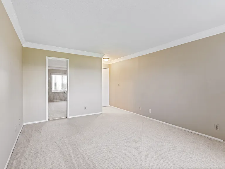 8370 Greensboro Dr #1004 — Photo 20