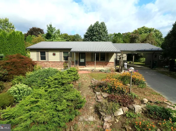 214 Danielle Dr, Pleasant Gap, PA 16823