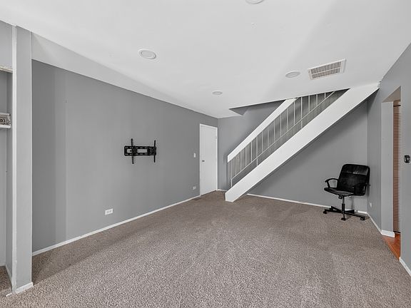 4th image of 614 Bryn Mawr Ct