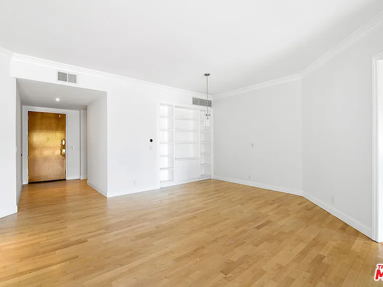 11628 Montana Ave #206 — Photo 7