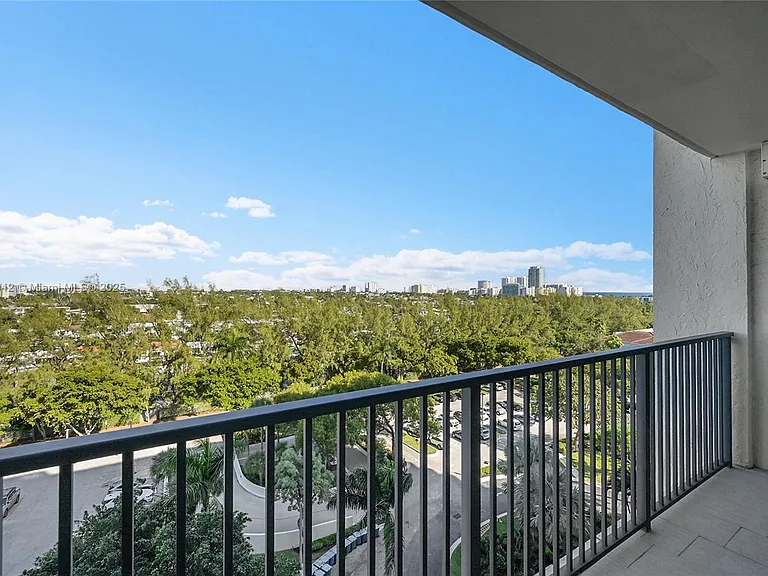 3200 N Port Royale Dr N #1009 — Photo 29