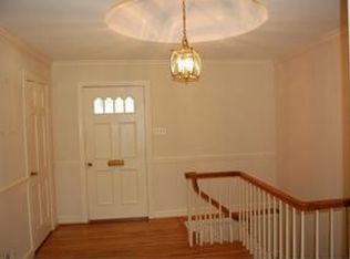 6517 Greenview Ln, Springfield, VA 22152