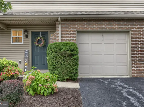 231 Thrush Dr, Hummelstown, PA 17036