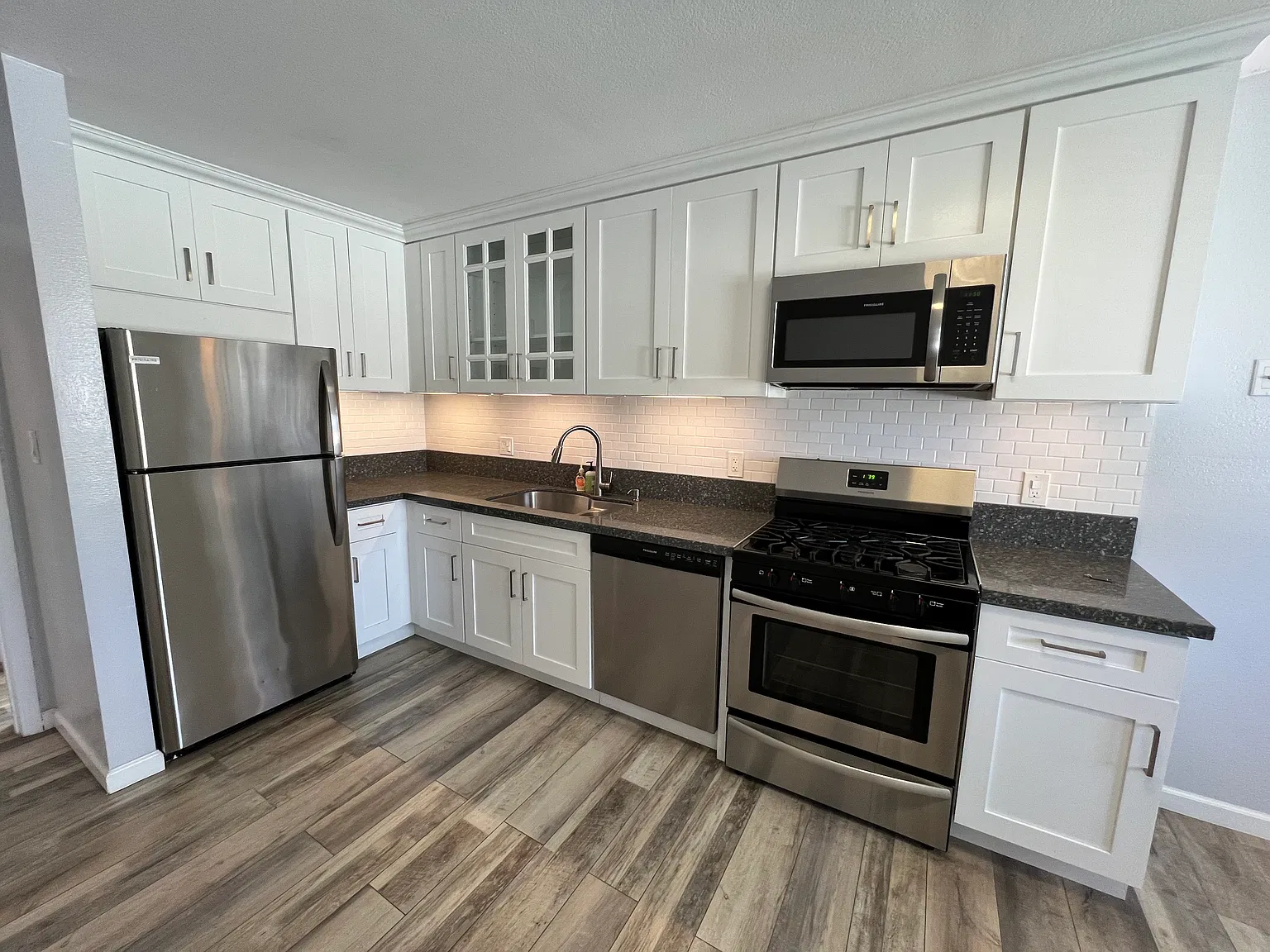 1 bed, 550 sqft, $1,850 — Photo 3