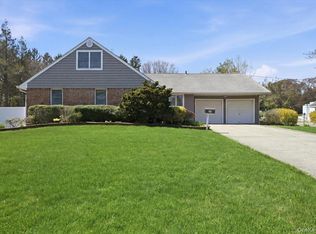31 Chelsea Drive, Syosset, NY 11791