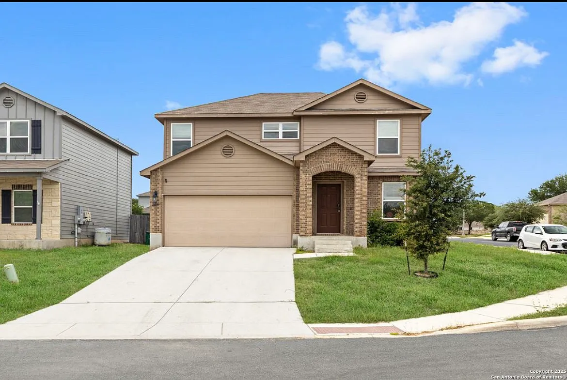 4 bed, 2.5 bath, 2159 sqft, $1,975 — Photo 1