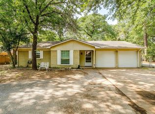 7215 Allyn Dr, Azle, TX 76020