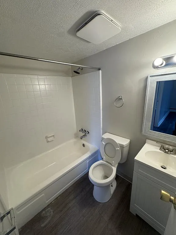 911 Rogers Pl — Photo 3