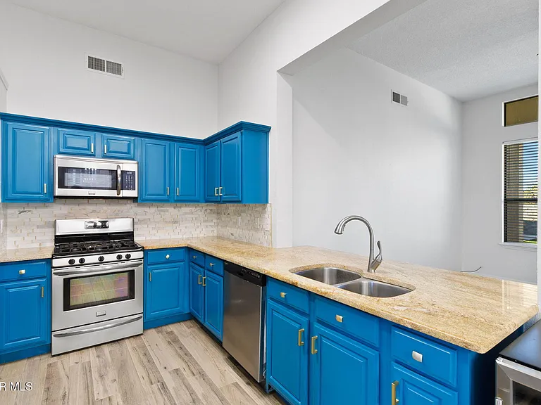 6401 Franklin Ridge Dr — Photo 15