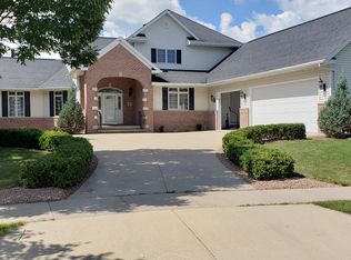 47 Bellevue Pl, Appleton, WI 54913