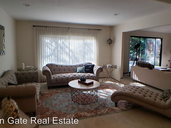 3rd image of 161 Castlewood Dr