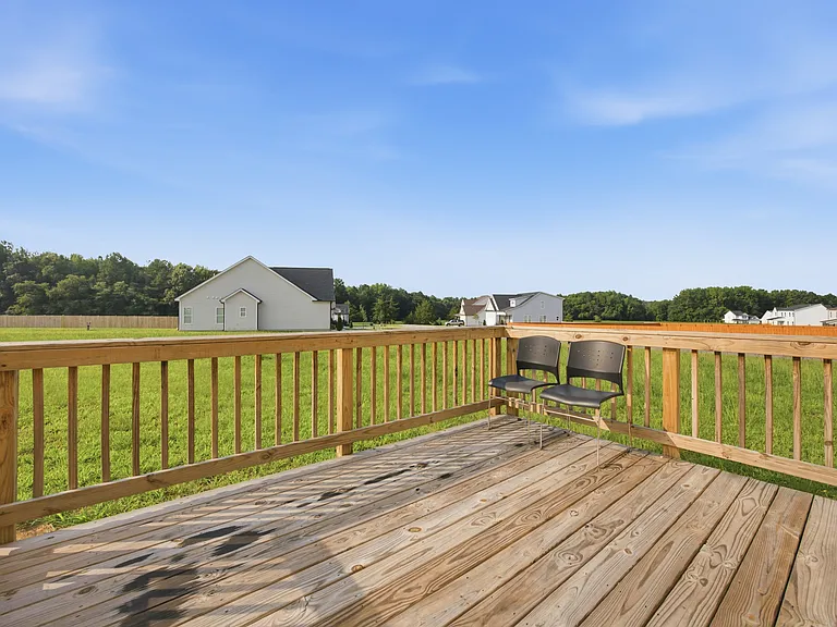 209 Danube Dr — Photo 37