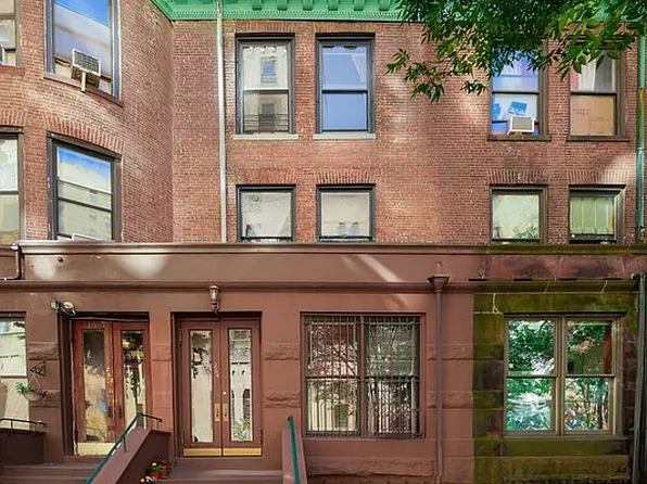 264 W 73rd St, New York, NY 10023