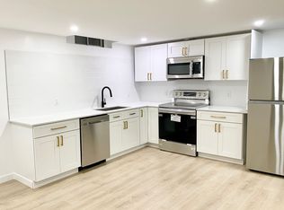 203 Sheffield St, Newmarket, ON L3Y5X7