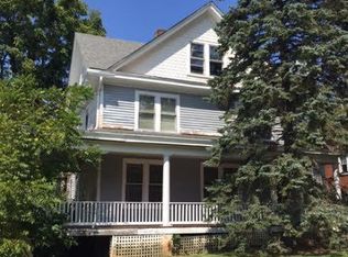 30 8th St NW, Pulaski, VA 24301