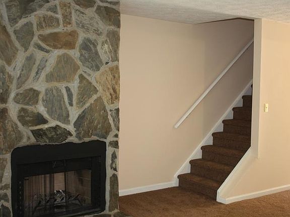 4th image of 2490 Hidden Cove Ct