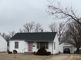 121 E 16th St, Larned, KS 67550