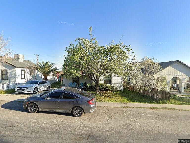 1st image of 622 E St