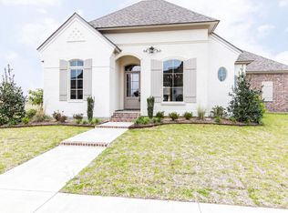 111 Tiger Ct, Youngsville, LA 70592