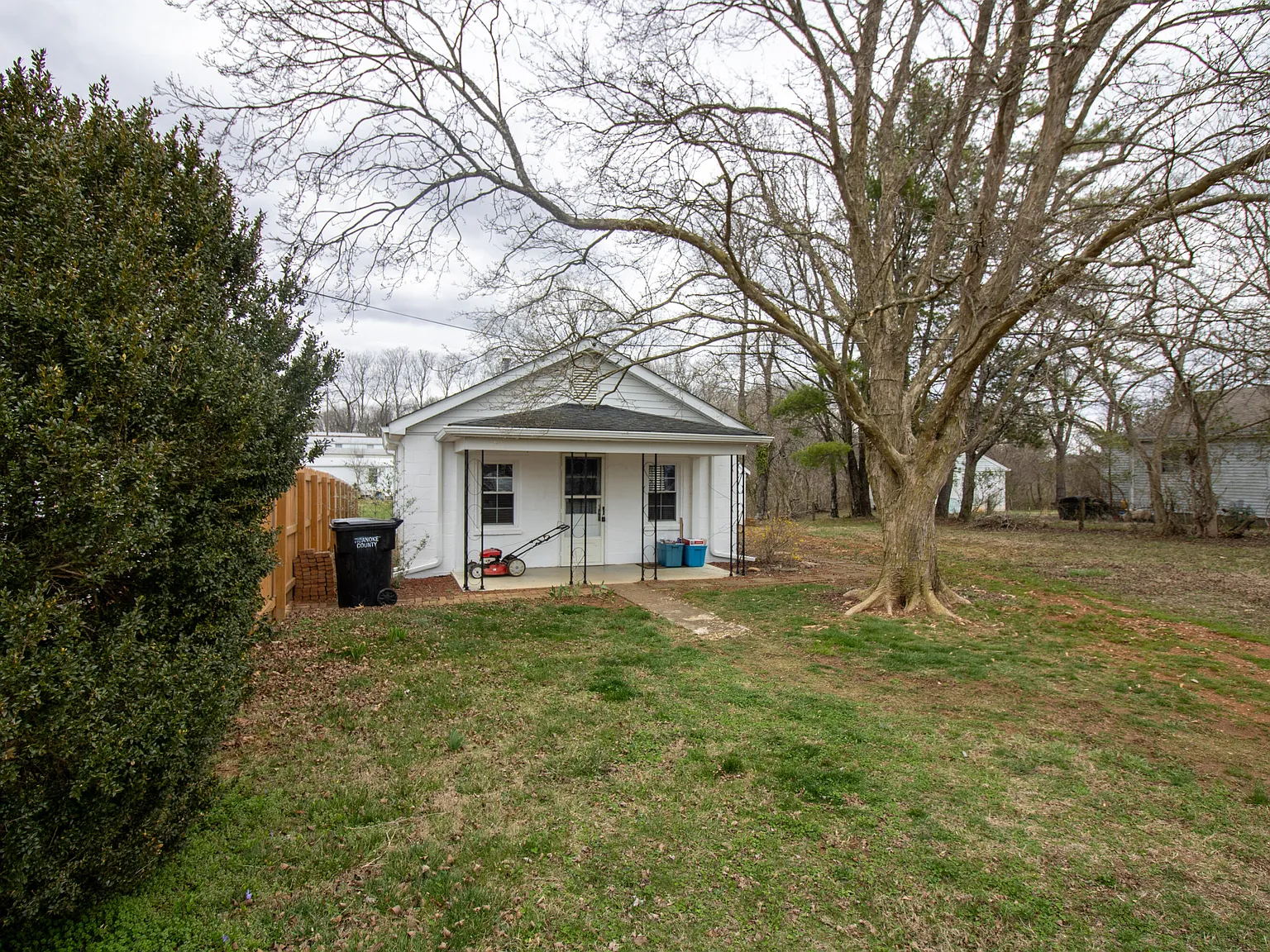 1 bed, 1.0 bath, 820 sqft, $1,350 — Photo 1