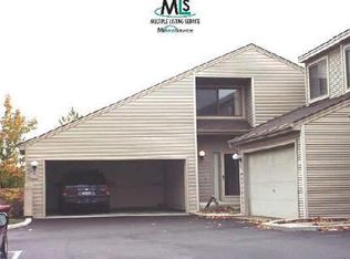 649 Glasgow Ct, Rochester, MI 48307