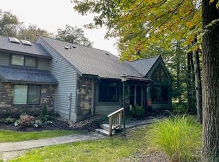 1967 S Ridge Way, Hidden Valley, PA 15502