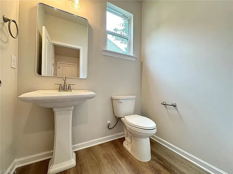 1086 W Bank St #201-202-204 — Photo 6