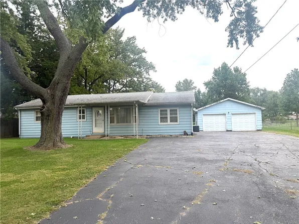 5490 E Firehouse Rd, Decatur, IL 62521