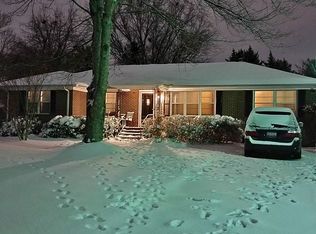 2705 E Lee Rd, Taylors, SC 29687