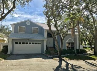 9983 NW 2nd Ct, Plantation, FL 33324