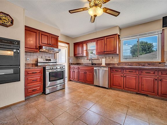 5th image of 4729 Fairway Dr