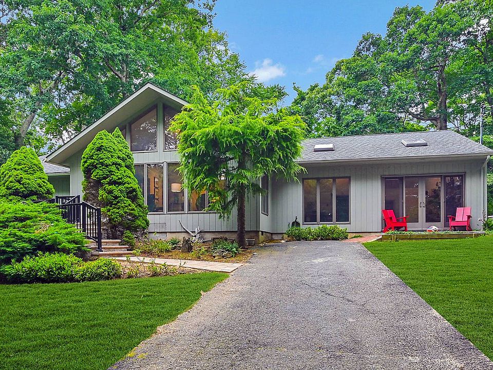1st image of 5 Lakeview Dr