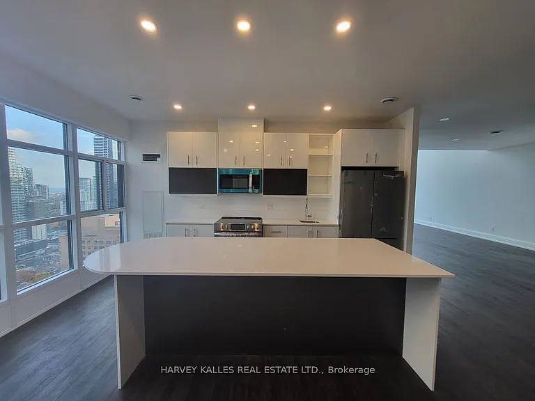 55 Charles St W #3101 — Photo 2