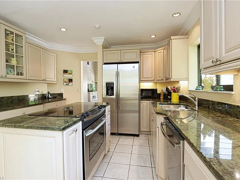 6810 Sand Pointe Cir #4.26 — Photo 6