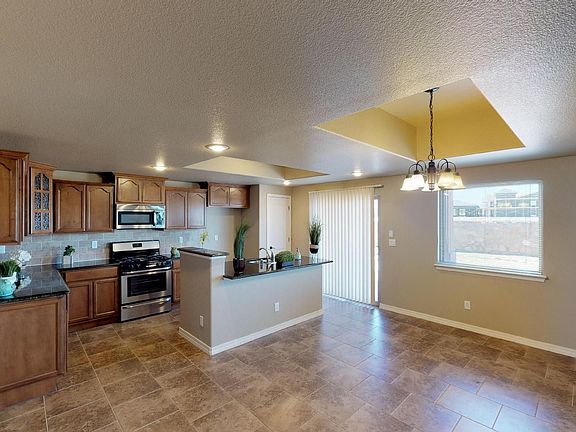 3rd image of 7628 Dawnlight Ln