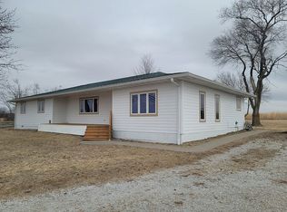 22590 482nd St, Centerville, IA 52544