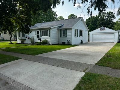 150 W 1st Ave, Plainwell, MI, 49080