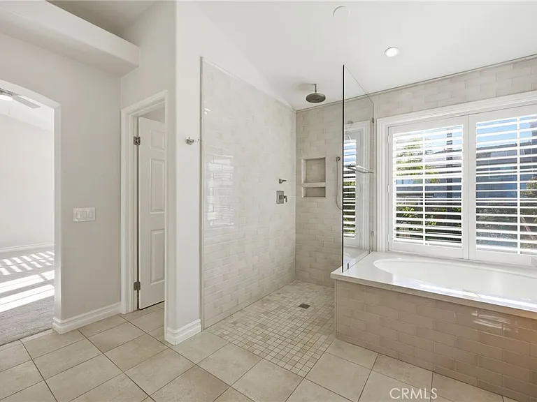 733 Avenida Azor — Photo 32