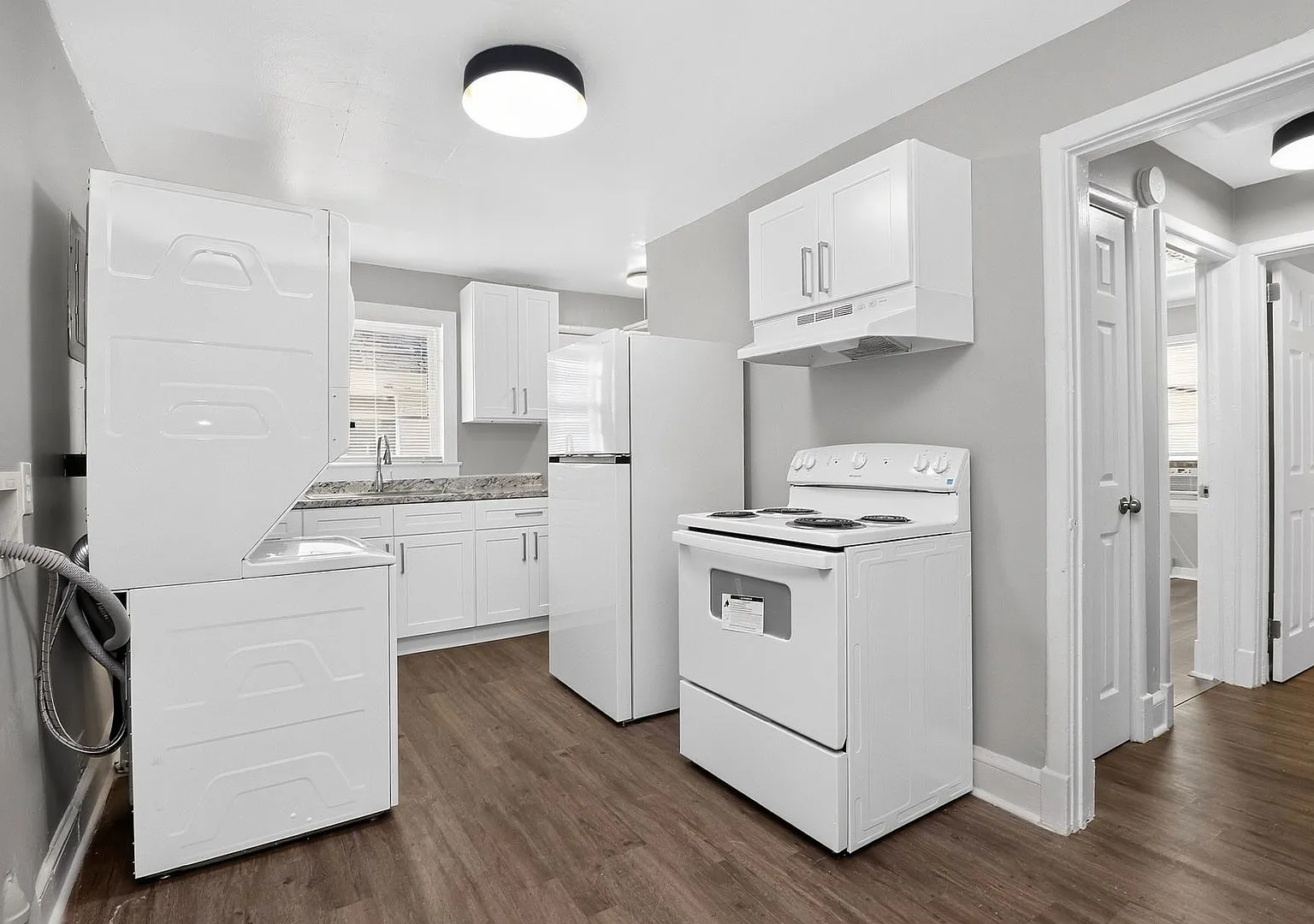 Adorable One Bedroom Duplex Near NoDa! — Photo 4