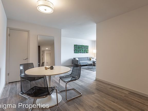 5th image of 2867 S Kinnickinnic Ave APT 110
